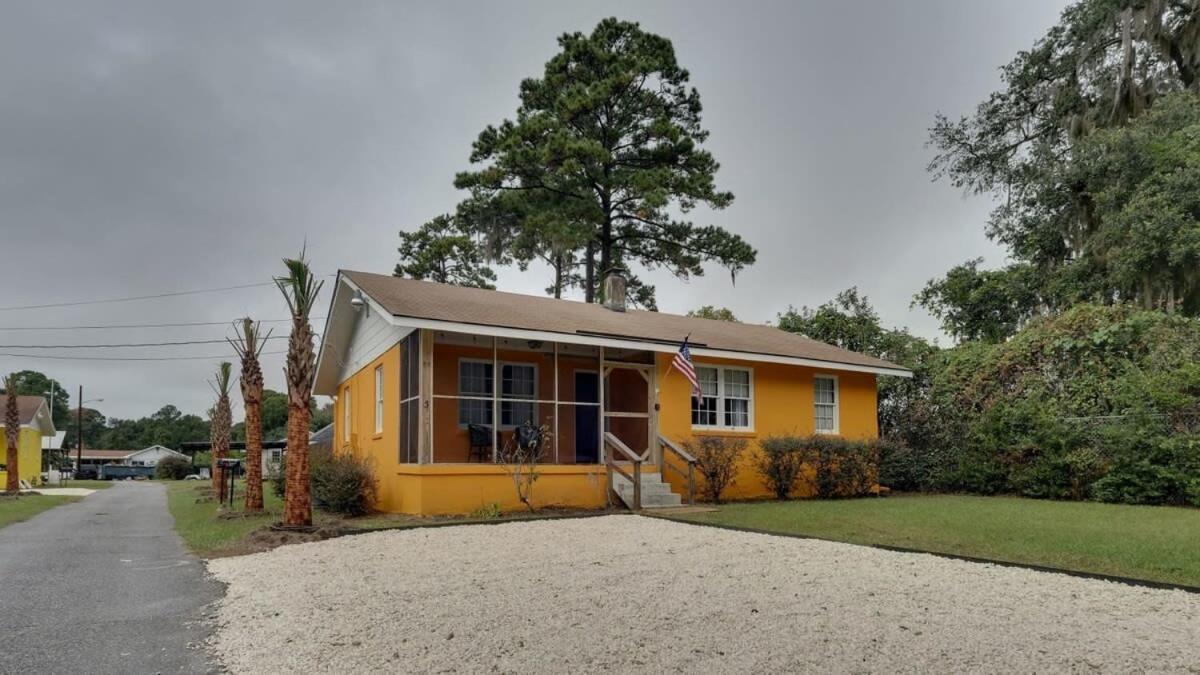 Retro Rainbow At Herb River-Highlighter Hideaway #5 Savannah Exterior photo